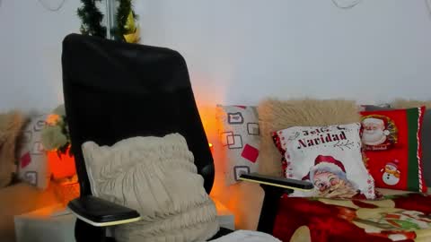 Snapshot of helena_santos01 chatting on 12.01.25 Helena Santos online show from 12.01.25