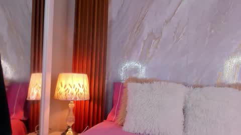 Snapshot of helena_santos01 chatting on 03.19.26 Helena Santos online show from 03.19.26