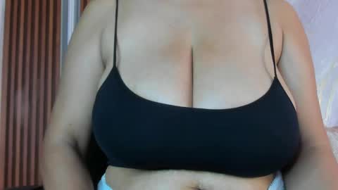 Snapshot of helena_santos01 chatting on 04.12.26 Helena Santos online show from 04.12.26