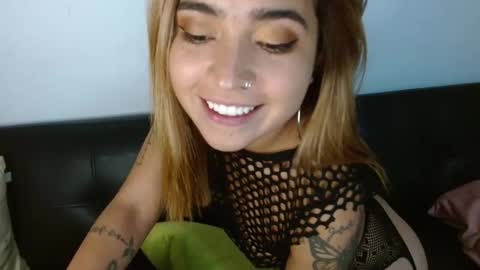 Snapshot of helenacyruss666 chatting on 03.11.25 Only 18 cyrus online show from 03.11.25