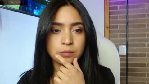 Snapshot of helenacyruss666 chatting on 11.21.25 Only 18 cyrus online show from 11.21.25