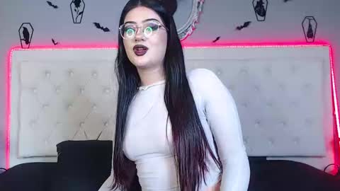 helenamorningstar online show from 12.12.24