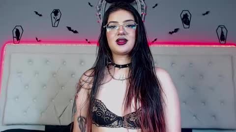 helenamorningstar online show from 02.20.25