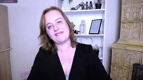Snapshot of helenbrais chatting on 10.03.25 Helen online show from 10.03.25