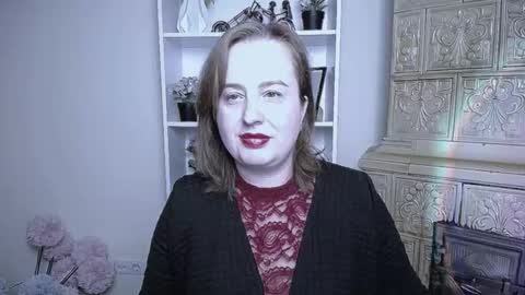 Snapshot of helenbrais chatting on 10.13.25 Helen online show from 10.13.25