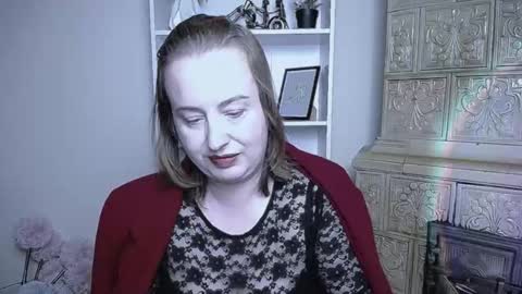 Snapshot of helenbrais chatting on 10.14.25 Helen online show from 10.14.25
