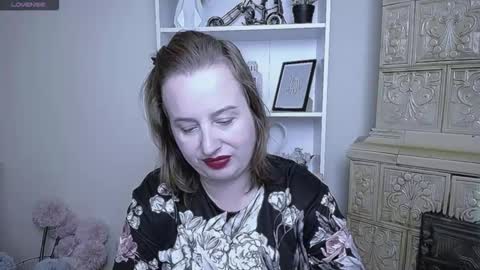 Snapshot of helenbrais chatting on 10.23.25 Helen online show from 10.23.25