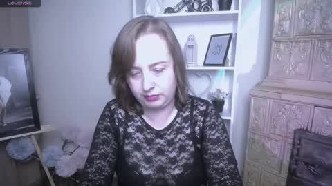 Snapshot of helenbrais chatting on 11.04.25 Helen online show from 11.04.25