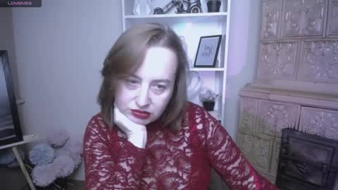 Snapshot of helenbrais chatting on 11.18.25 Helen online show from 11.18.25