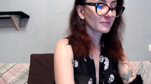 Snapshot of helenred chatting on 12.25.24 HelenRed online show from 12.25.24