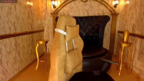 Helen or Hells online show from 11.10.25