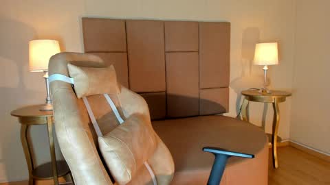 Helen or Hells online show from 04.01.26