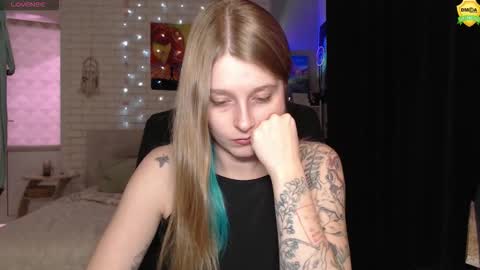 Snapshot of helenundersin chatting on 11.25.25 Helen online show from 11.25.25