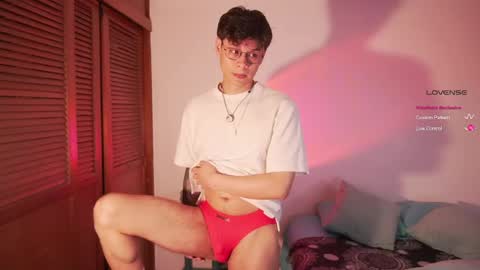 Snapshot of heliero chatting on 05.18.26 Helio online show from 05.18.26