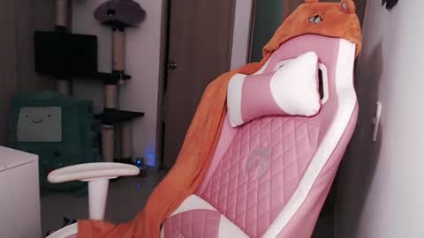 Snapshot of hell_666_xxx chatting on 01.14.25 cher online show from 01.14.25