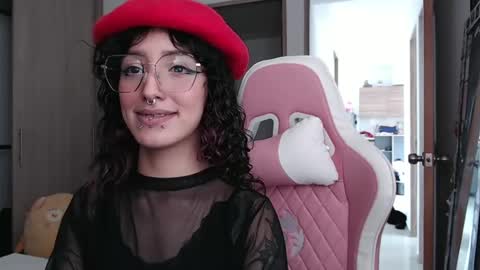 Snapshot of hell_666_xxx chatting on 01.21.25 cher online show from 01.21.25