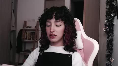 Snapshot of hell_666_xxx chatting on 02.26.25 cher online show from 02.26.25