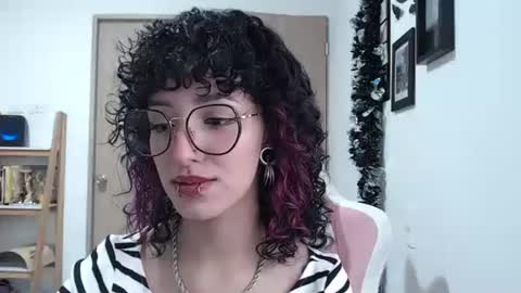 Snapshot of hell_666_xxx chatting on 02.27.25 cher online show from 02.27.25