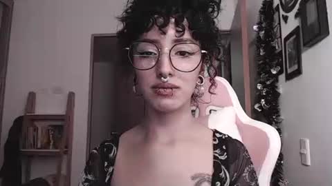 Snapshot of hell_666_xxx chatting on 02.28.25 cher online show from 02.28.25