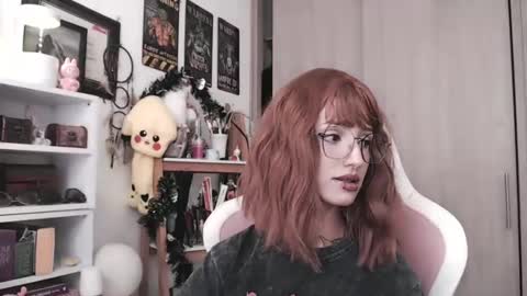 Snapshot of hell_666_xxx chatting on 09.18.25 cher online show from 09.18.25