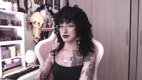 Snapshot of hell_666_xxx chatting on 09.19.25 cher online show from 09.19.25