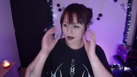 Snapshot of hell_dancer_ chatting on 12.15.25 Lexa online show from 12.15.25