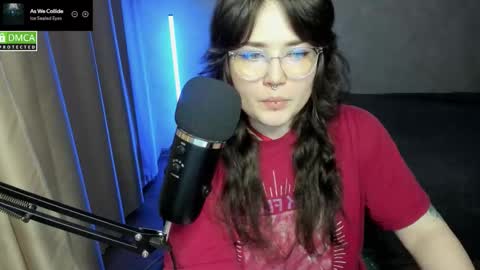 Red online show from 10.30.25