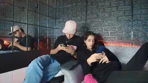 Snapshot of hellanddante_ chatting on 11.22.25 H E L L AND D A N T E online show from 11.22.25