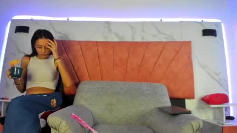 Snapshot of hellanddante_ chatting on 12.21.25 H E L L AND D A N T E online show from 12.21.25