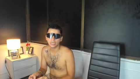 Snapshot of hellanddante_ chatting on 01.10.26 H E L L AND D A N T E online show from 01.10.26