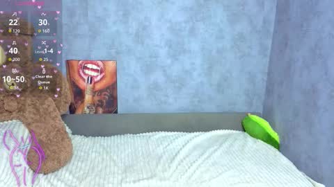 Snapshot of hellen__moore chatting on 11.20.25 GTM3Mon Tue Wed Thu Fri San 0400 am-1030pm online show from 11.20.25