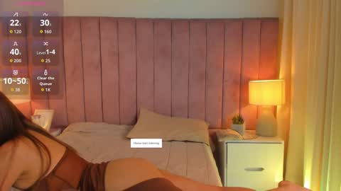 hellen_mckenzie online show from 10.03.25