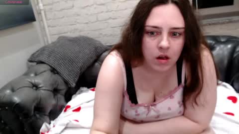 Snapshot of hellen_miller__ chatting on 05.04.26 Hellen online show from 05.04.26