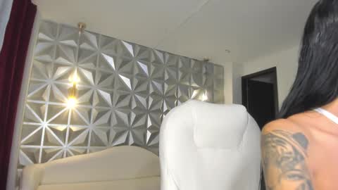 Hellen online show from 12.22.25