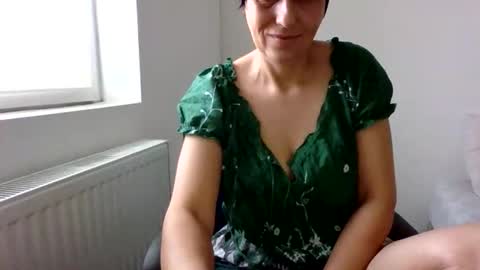 Snapshot of hellenella chatting on 11.03.25 Hellen online show from 11.03.25