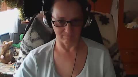 Snapshot of hellenmarie chatting on 12.21.24 hellenmarie online show from 12.21.24