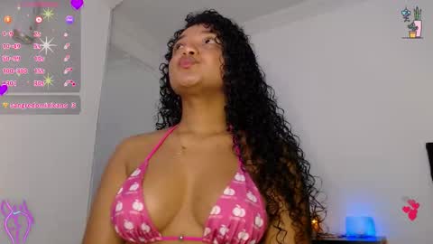 Snapshot of hello_candy chatting on 09.18.25 Candy online show from 09.18.25