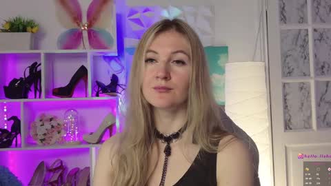 Snapshot of hello_lisha chatting on 01.13.25 Alisia Monday to Friday from 10 am to 4 pm GMT 2 online show from 01.13.25