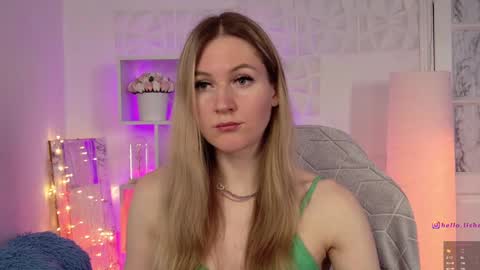 Snapshot of hello_lisha chatting on 03.05.25 Alisia Monday to Friday from 10 am to 4 pm GMT 2 online show from 03.05.25