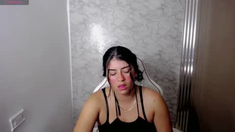 Snapshot of helloo_kityy25 chatting on 03.19.26 helloo_kityy25 online show from 03.19.26