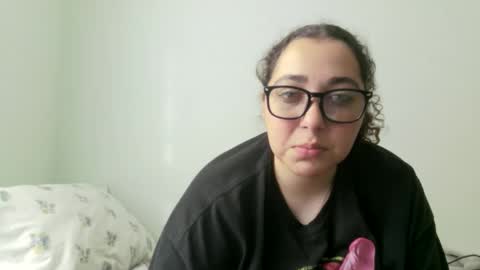 Snapshot of hellooli chatting on 12.16.25 hellooli online show from 12.16.25