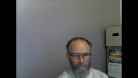 Snapshot of helopilot01 chatting on 01.04.25 helopilot01 online show from 01.04.25