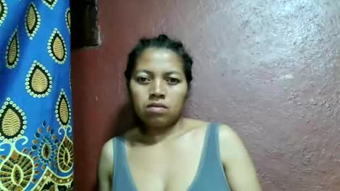 Snapshot of henitsaldy chatting on 09.25.25 henitsaldy online show from 09.25.25