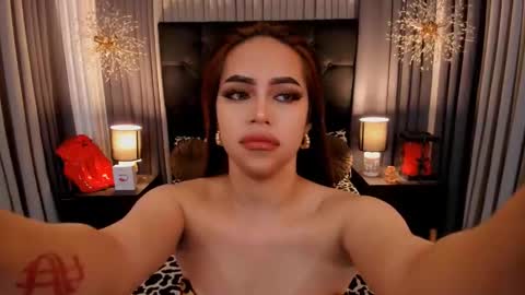 Snapshot of hennessygoddess69 chatting on 02.17.25 HENNESSY online show from 02.17.25