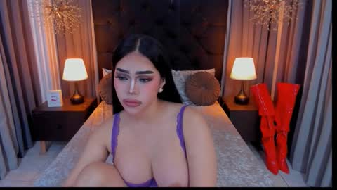 Snapshot of hennessygoddess69 chatting on 09.09.25 HENNESSY online show from 09.09.25