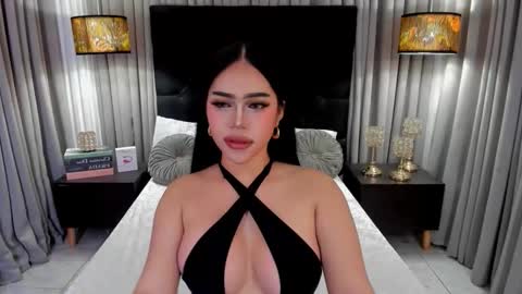 Snapshot of hennessygoddess69 chatting on 11.04.25 HENNESSY online show from 11.04.25