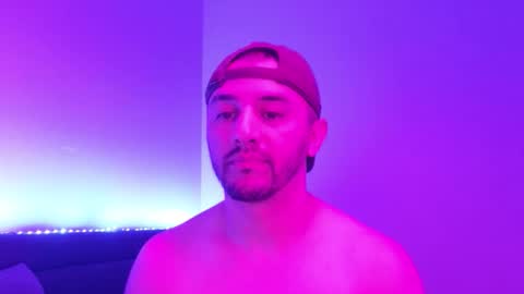 Snapshot of hennidrip chatting on 11.20.25 HENNIDRIP online show from 11.20.25