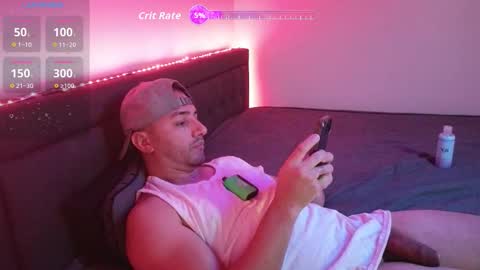 Snapshot of hennidrip chatting on 11.29.25 HENNIDRIP online show from 11.29.25