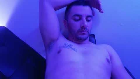 Snapshot of hennidrip chatting on 01.11.26 HENNIDRIP online show from 01.11.26