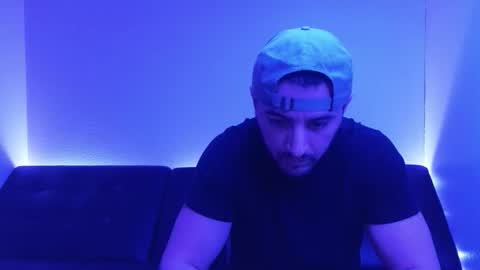 Snapshot of hennidrip chatting on 01.12.26 HENNIDRIP online show from 01.12.26